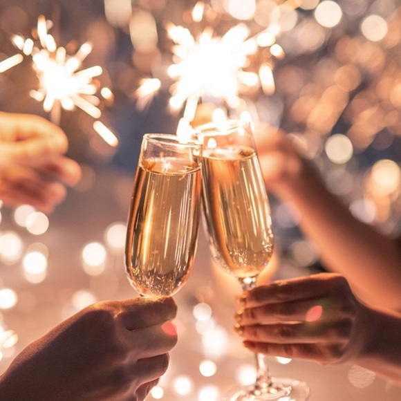 ⭐WELCOME TO MY CLOSET⭐️ - Picture 8 of 10